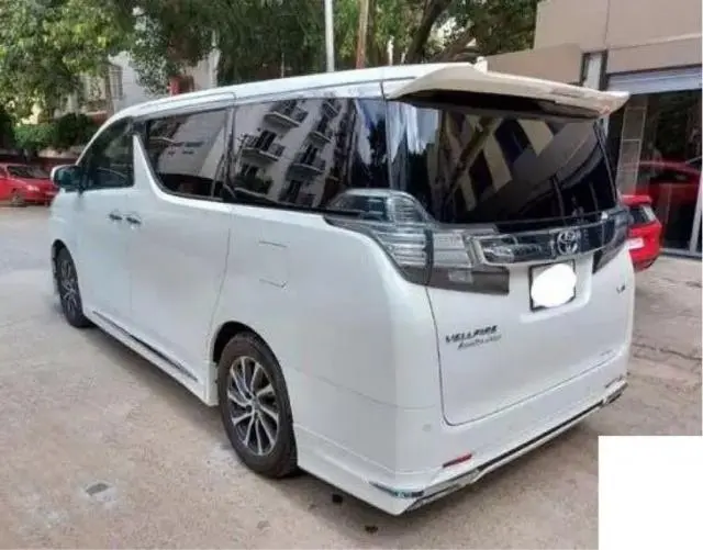 Toyota Vellfire Hybrid BS6 2021
