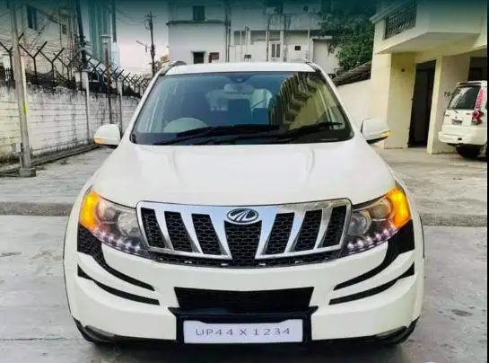 Mahindra XUV500 W8 2WD 2012