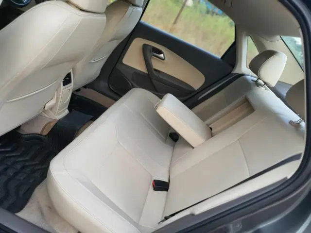 Volkswagen Vento 1.2 TSI Highline AT 2014