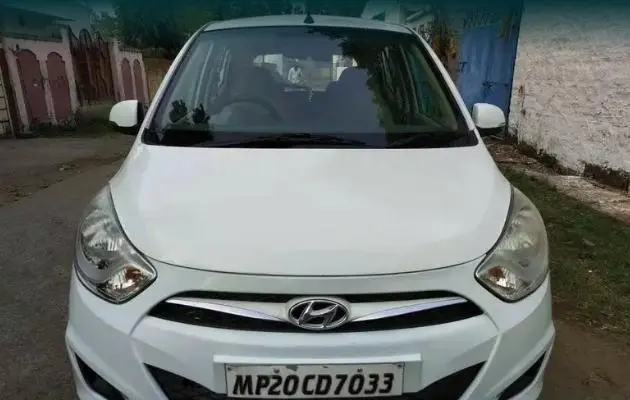 Hyundai i10 Sportz 1.2 2013