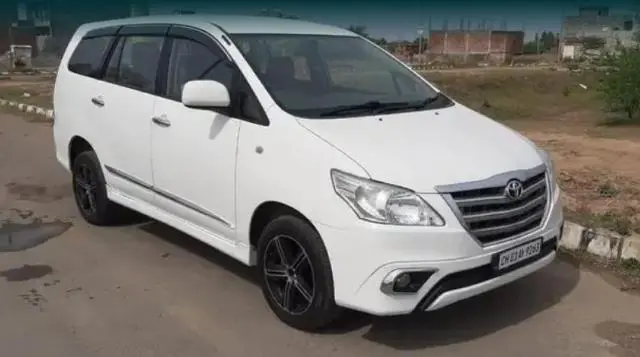 Toyota Innova 2.5 GX 7 STR BS III 2014
