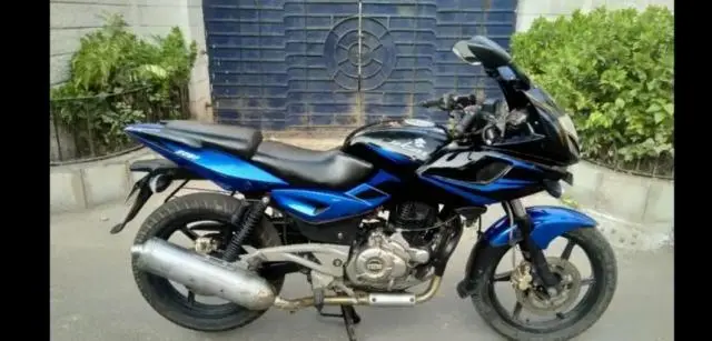 Bajaj Pulsar 220cc 2016