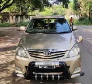 Toyota Innova 2.5 G 7 STR BS III 2011