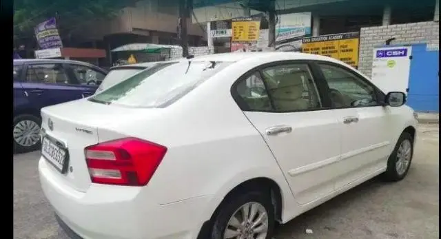 Honda City 1.5 V MT 2012