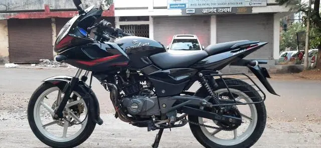 Bajaj Pulsar 220F 2018