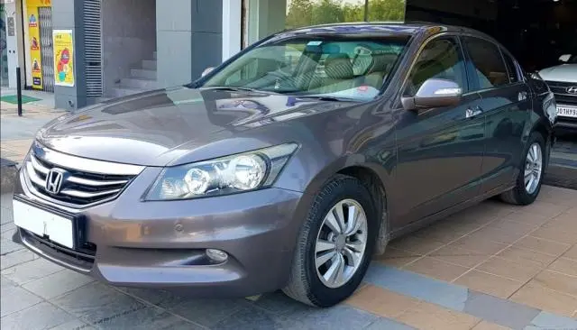 Honda Accord 2.4 AT 2011