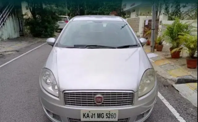 Fiat Linea Emotion Multijet 1.3 2011