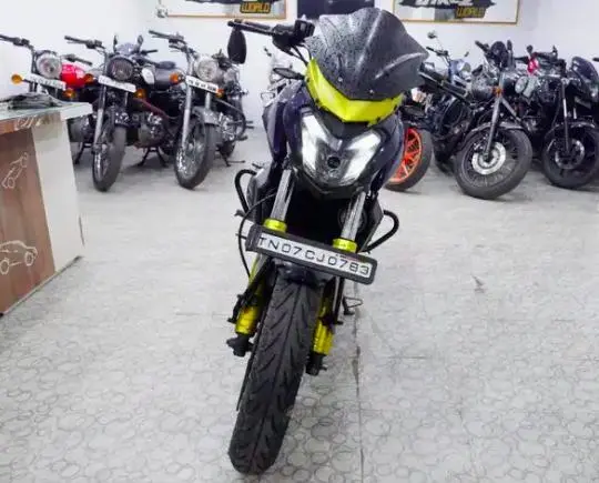 Bajaj Dominar 400 ABS 2017