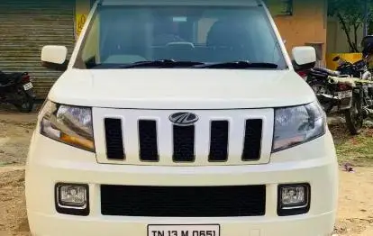 Mahindra TUV300 T10 2018