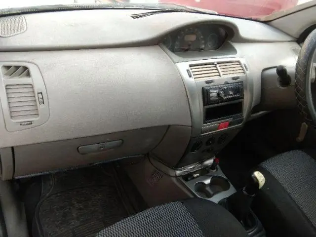 Tata Indica Vista Terra 1.3 Quadrajet 2010