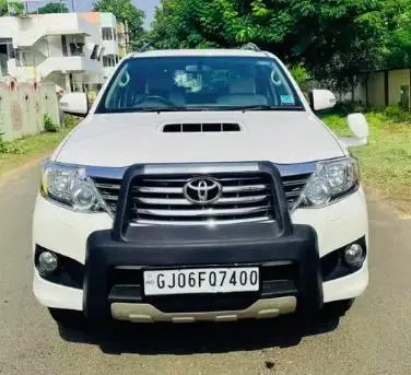 Toyota Fortuner 3.0 4X4 MT 2013