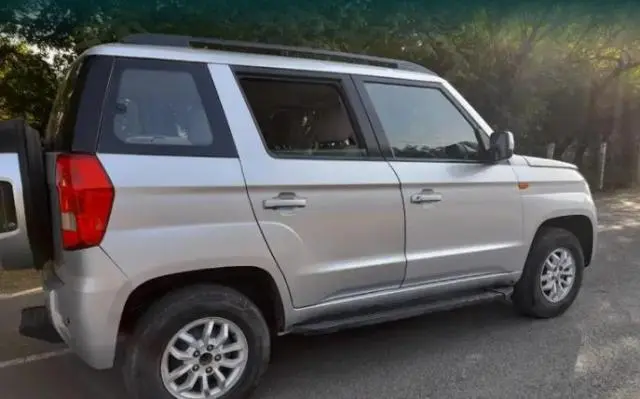 Mahindra TUV300 T8 2017