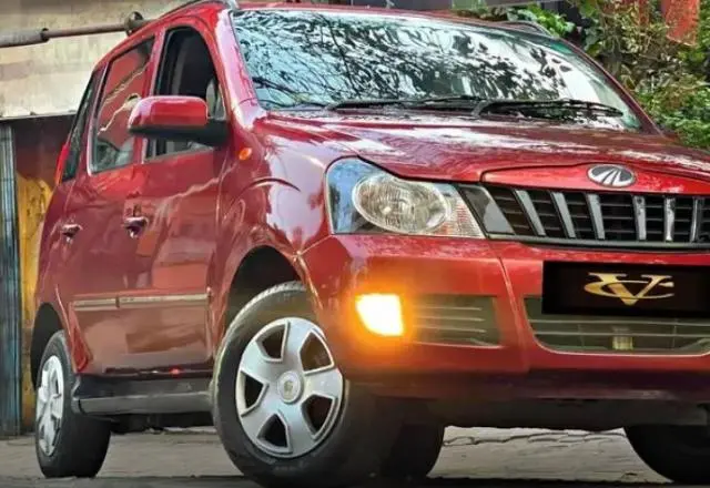 Mahindra Quanto C6 2012