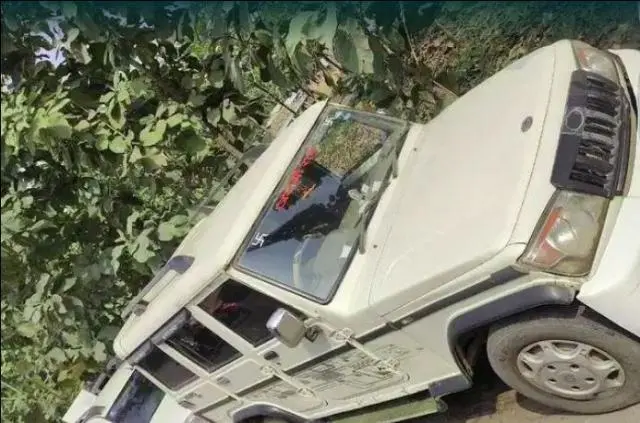 Mahindra Bolero SLX 2006