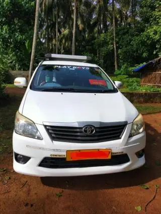 Toyota Innova 2.5 GX 8 STR BS III 2012
