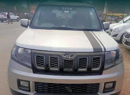Mahindra TUV300 T10 2019