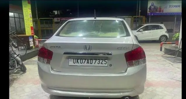 Honda City S i-VTEC 2010
