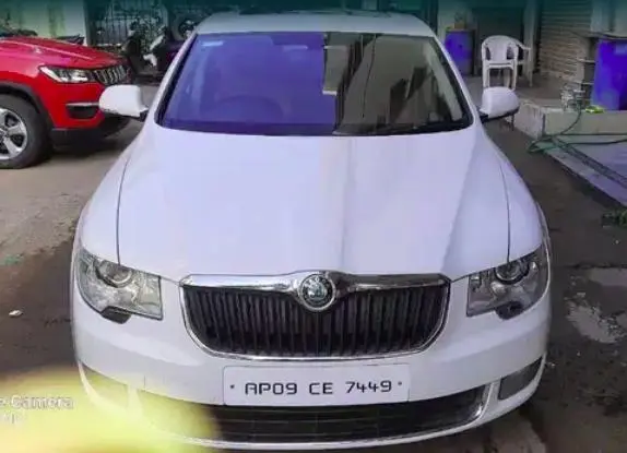 Skoda Superb ELEGANCE 2.0 TDI CR AT 2011