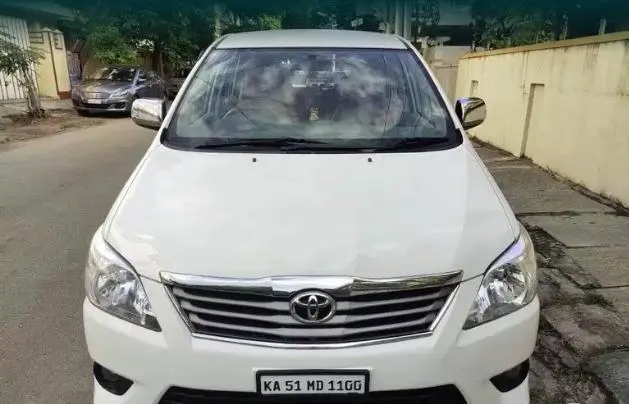 Toyota Innova 2.5 GX 8 STR BS IV 2012