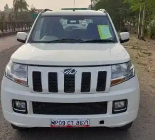 Mahindra TUV300 T8 2016