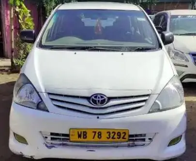Toyota Innova 2.5 G 8 STR BS III 2009