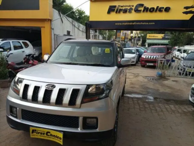 Mahindra TUV300 T10 2017