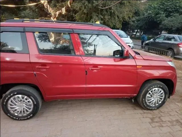 Mahindra TUV300 T6 2016