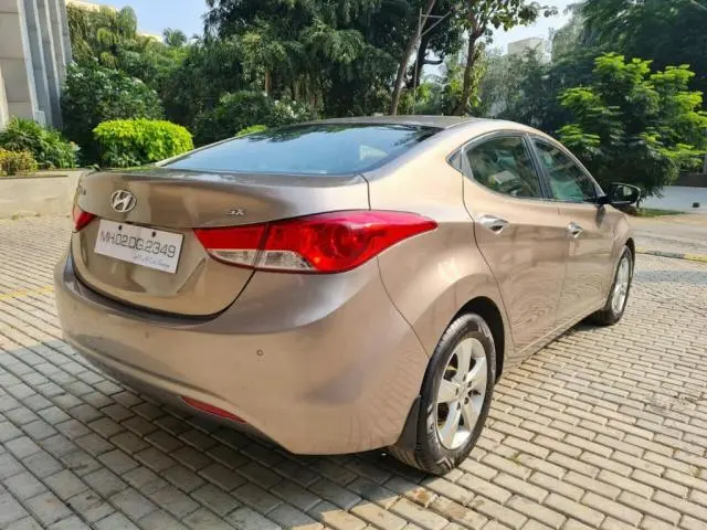 HYUNDAI NEO FLUIDIC ELANTRA 1.8 SX AT VTVT 2013