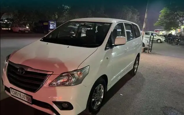 Toyota Innova 2.5 GX 7 STR BS IV 2015
