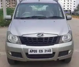 Mahindra Quanto C8 2013