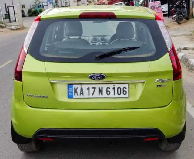 Ford Figo 1.5D TITANIUM MT 2012