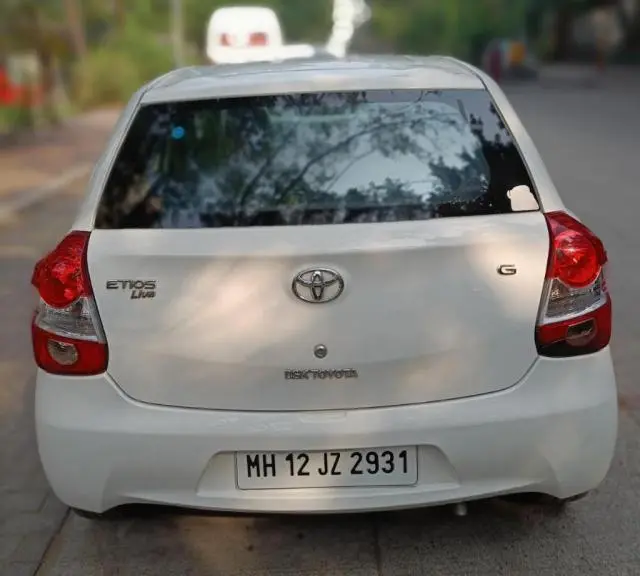 Toyota Etios Liva G 2013