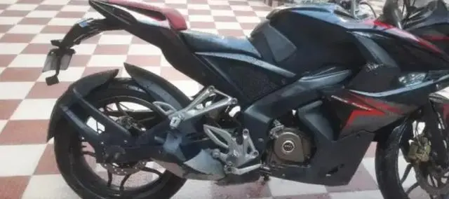 Bajaj Pulsar RS200 2014