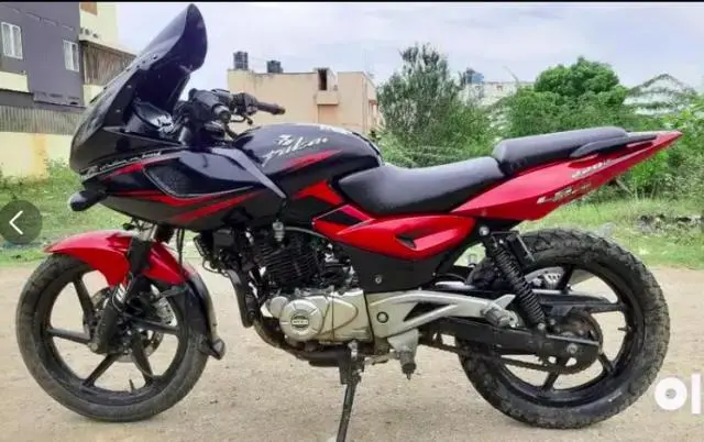 Bajaj Pulsar 220cc 2015