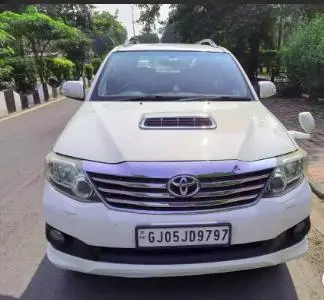 Toyota Fortuner 3.0 4X4 MT 2013