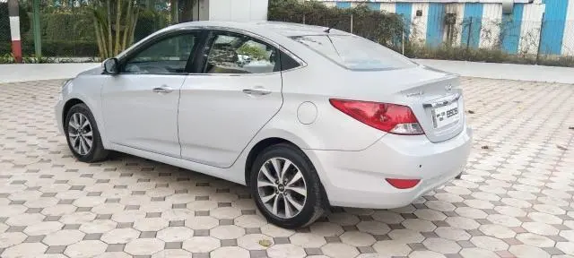 Hyundai Verna 1.6 CRDI SX 2012