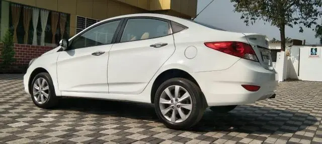 Hyundai Verna 1.6 CRDI SX 2012