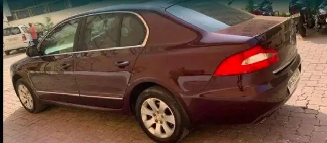 Skoda Superb 1.8 L&K TSI AT 2011