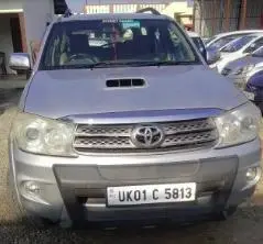 Toyota Fortuner 3.0 4X4 MT 2010
