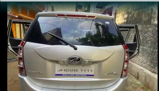 Mahindra XUV500 W4 2012