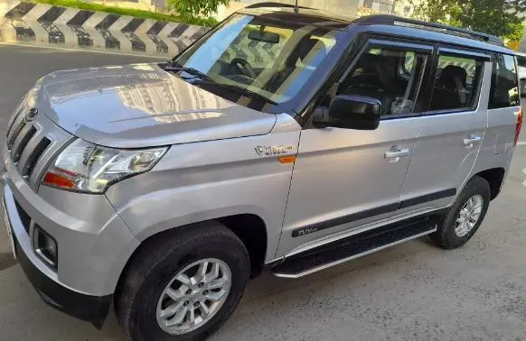 Mahindra TUV300 T8 mHAWK100 2016