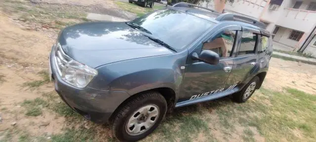 Renault Duster RXE PETROL 104 2013