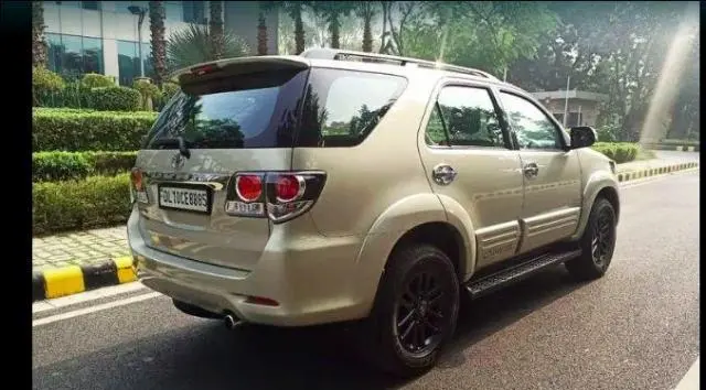Toyota Fortuner 3.0 4X4 MT 2015