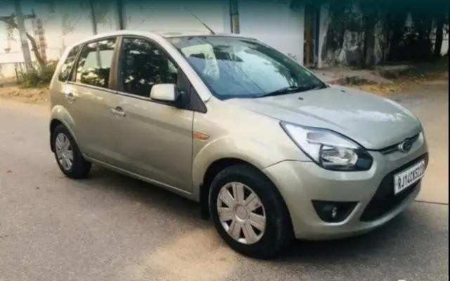 Ford Figo 1.2P TITANIUM MT 2010