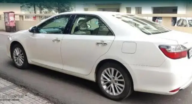 Toyota Camry Hybrid 2015