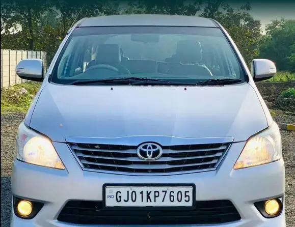 Toyota Innova 2.5 V 8 STR 2012