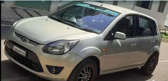 Ford Figo 1.5 TCDi Titanium 2012