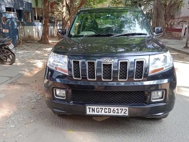 Mahindra TUV300 T8 2015