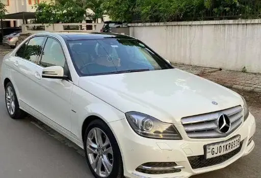 Mercedes-Benz C-Class 220 BlueEfficiency 2012