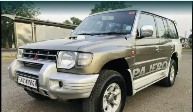 Mitsubishi Pajero SFX 2.8 2011